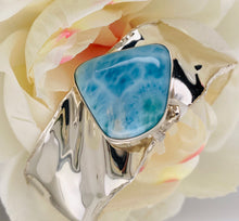 Load image into Gallery viewer, Free-form Larimar Bracelet