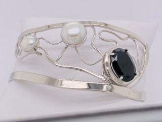 Pearl and Onyx Bangle